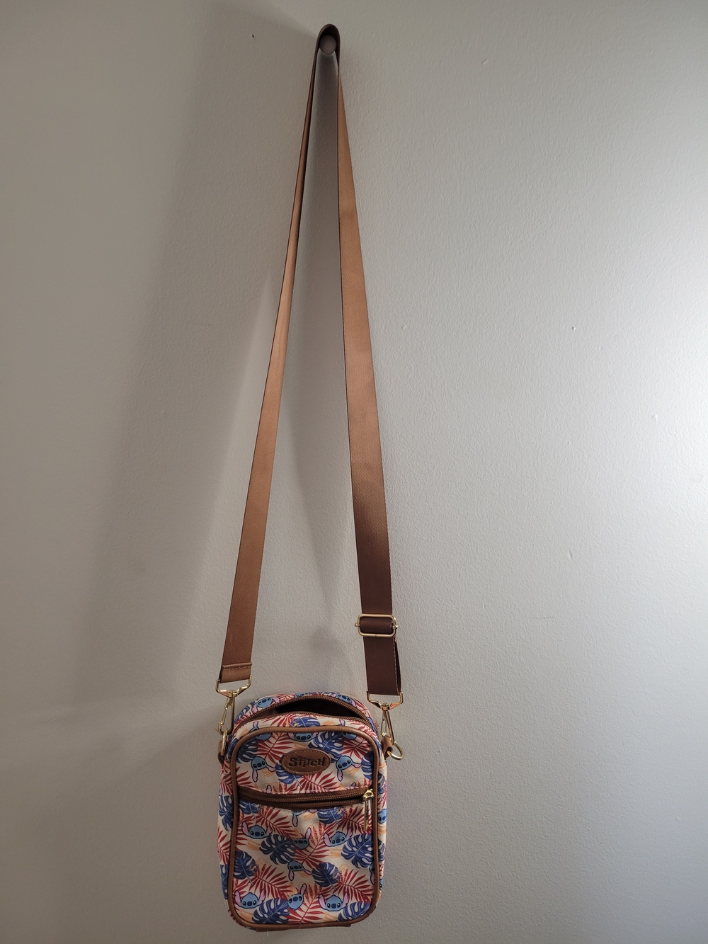 Bioworld Disney Stitch Tropical Leaf Print Crossbody Bag
